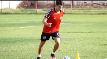 بديل إمام عاشور.. فرج عامر يرشح لـ الأهلي لاعباً شهيراً في أوروجواي